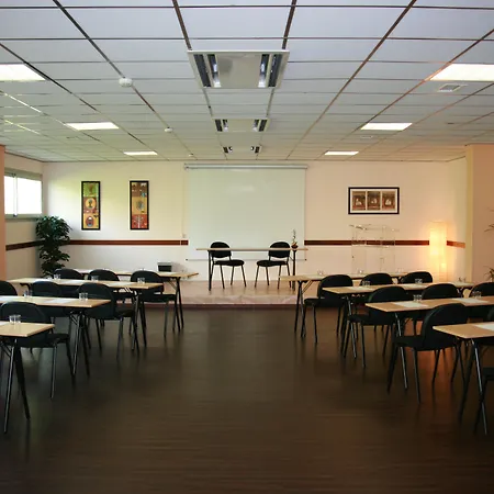Ibis Styles 3* 비아히쯔